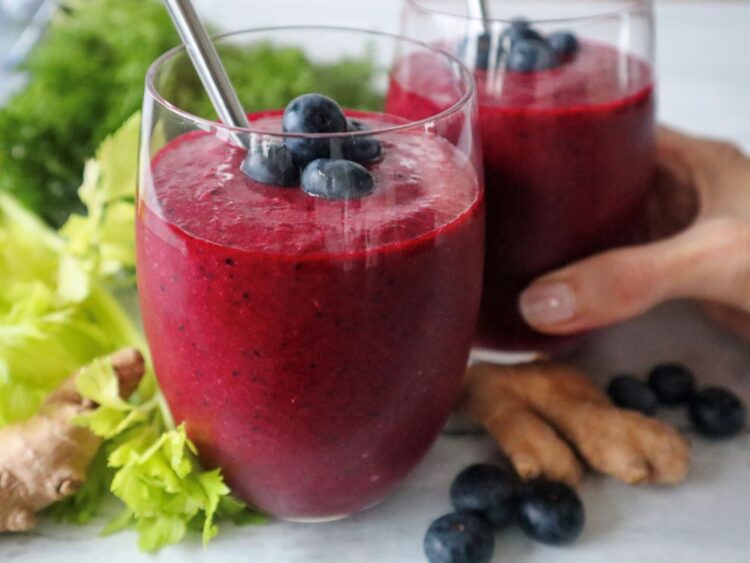 Rødbedesmoothie med blåbær