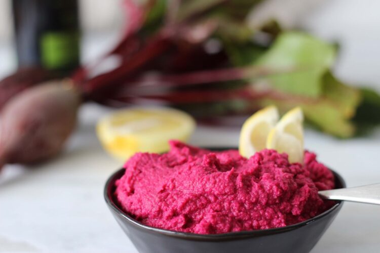Rødbedehummus