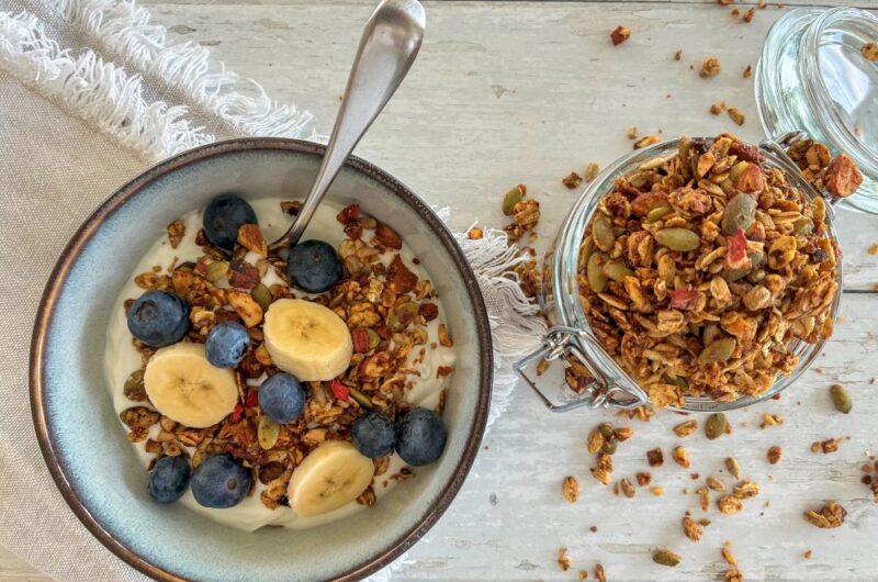 Granola med rabarber